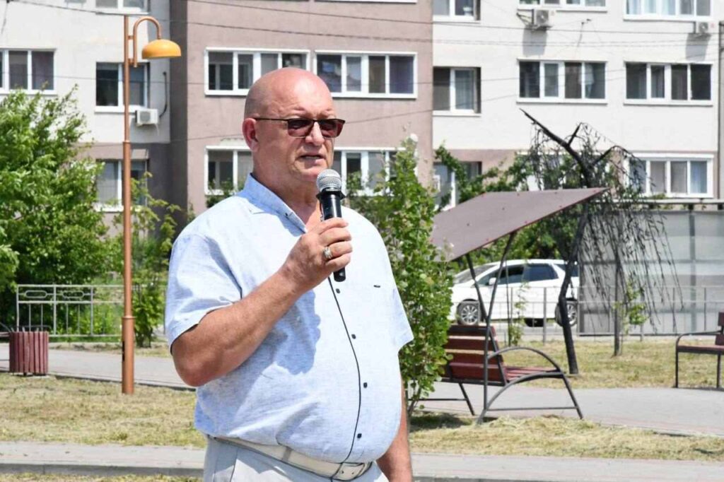 Выступление, открытие памятника