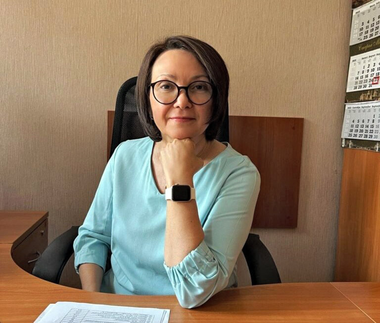 Об этом не говорят: как избежать запоров и геморроя на сидячей работе