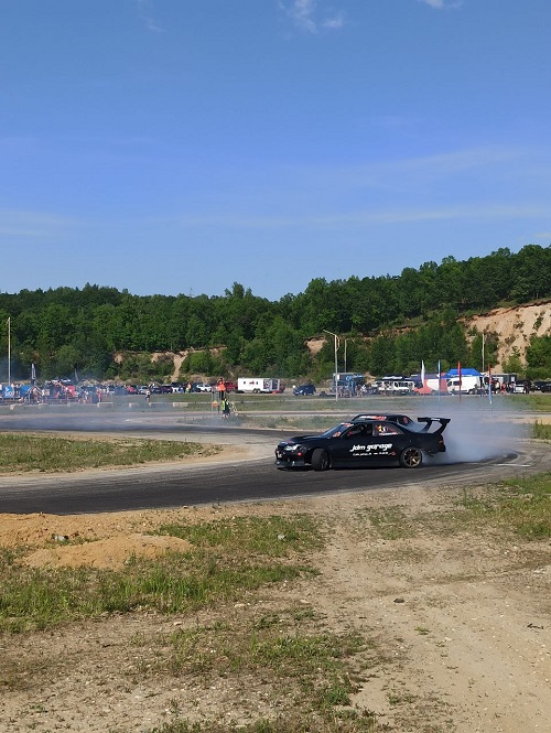 Дрифт по-крупному: в Благовещенске занесло 11 автомобилей