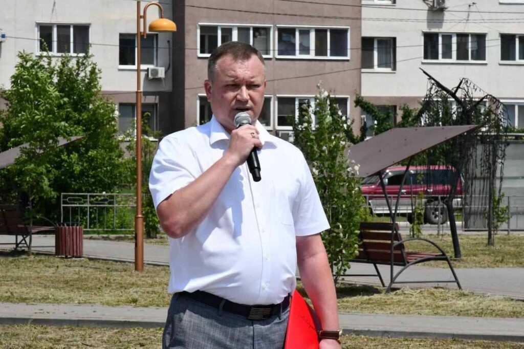 Выступление, открытие памятника