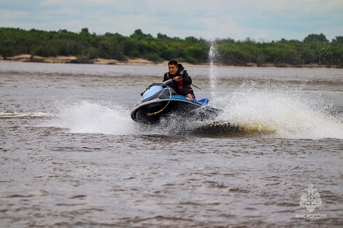На воду Зеи спустят десятки катеров: известно, для чего
