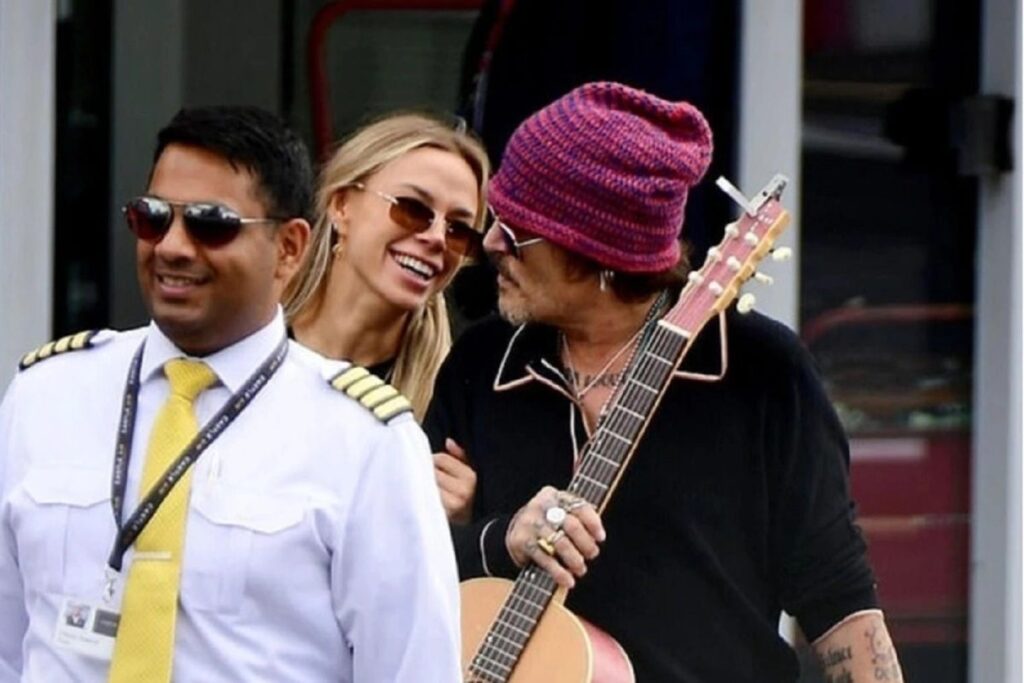 Джонни Депп встречается с российской моделью из Екатеринбурга