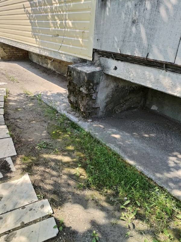 Дом вверх дном: благовещенская многоэтажка разрушается из-за недобросовестной УК