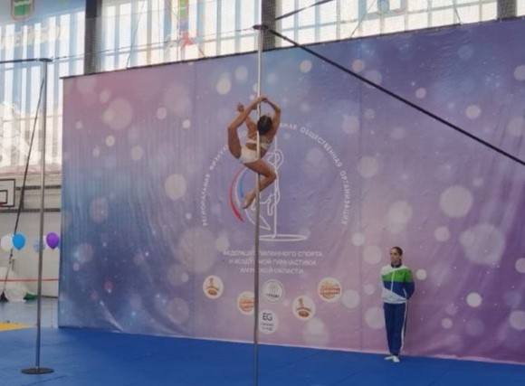 Лучшие на пилоне: в Благовещенске прошел открытый кубок по женским видам спорта