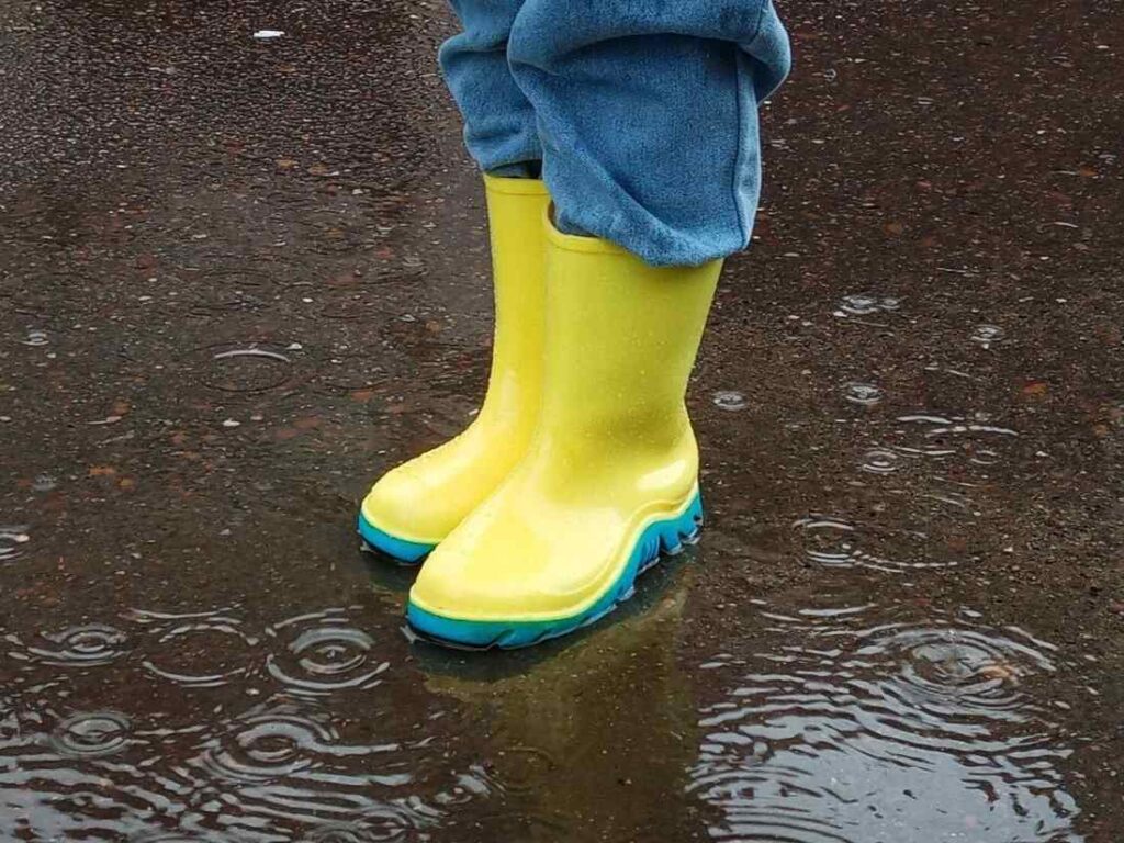 Дождь, сапоги