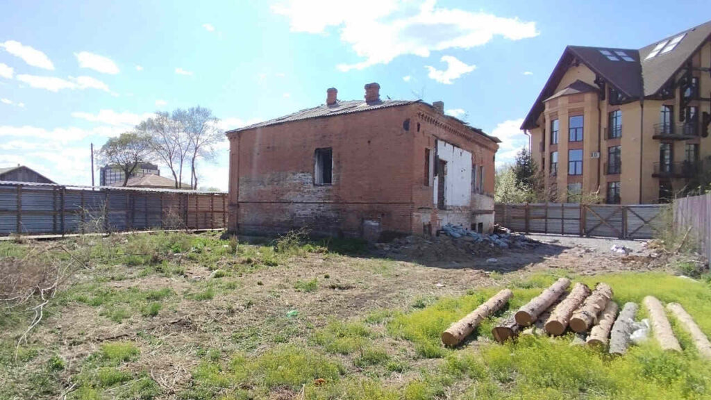 Здание, Благовещенск