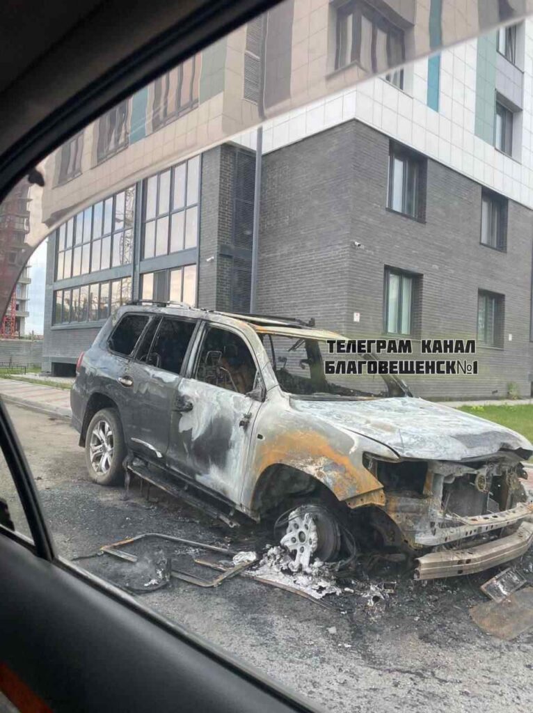 Сгоревший автомобиль