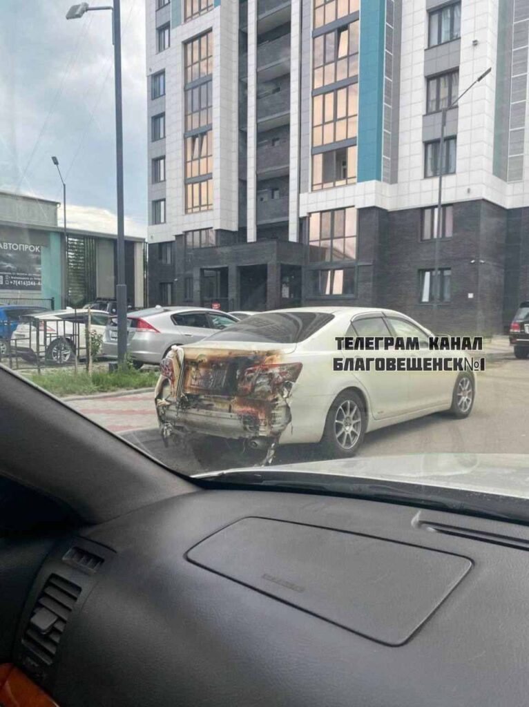 Сгоревший автомобиль