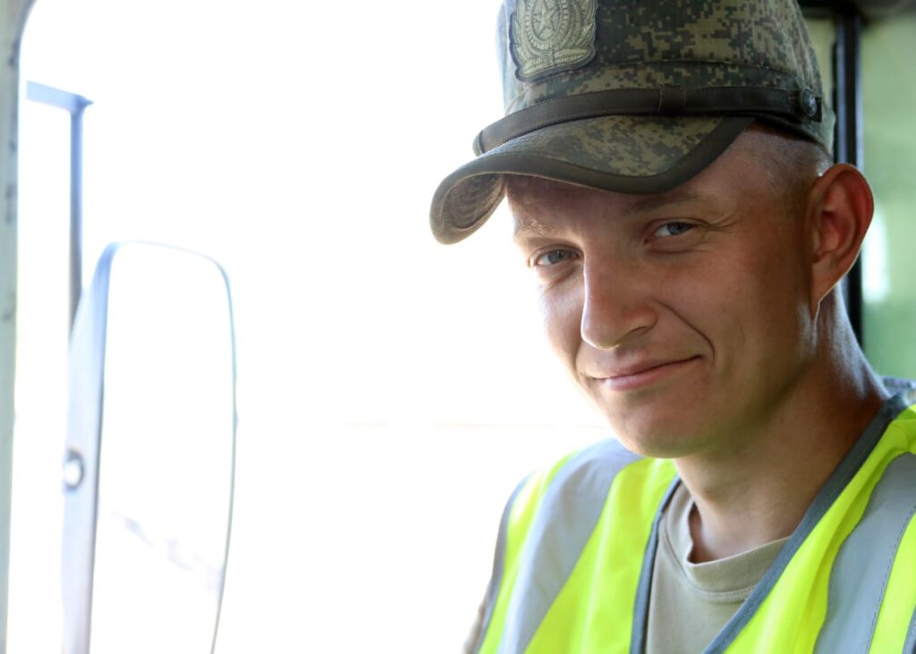 Военнослужащий