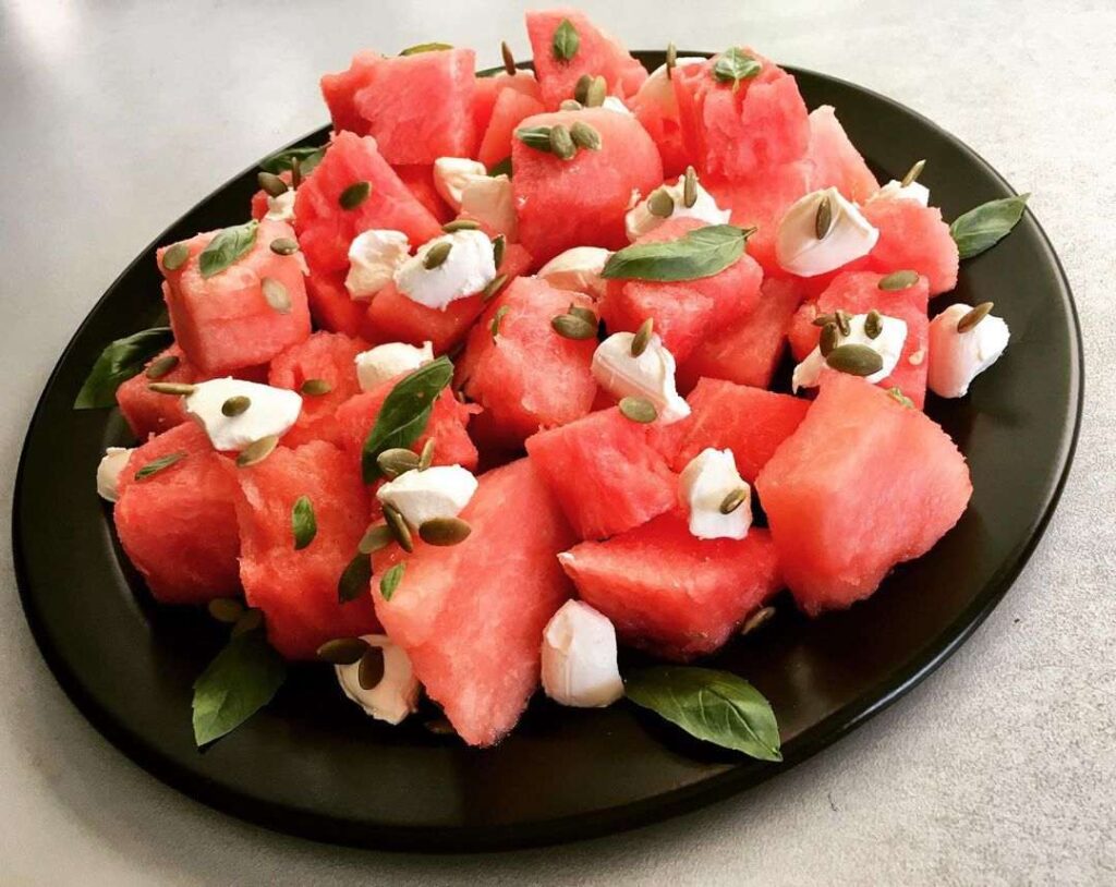 рецепты из арбуза, что приготовить из арбуза, арбузное варенье, варенье из арбузных корочек, салат из арбуза, пирог из арбуза