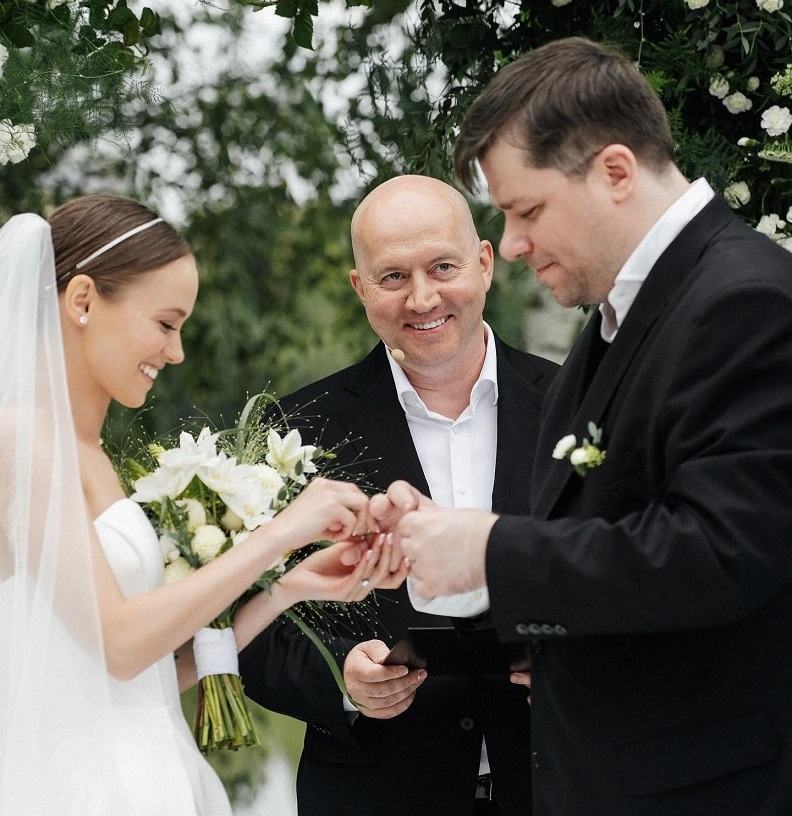 Гарик Харламов показал трогательные фото со свадьбы с Катериной Ковальчук