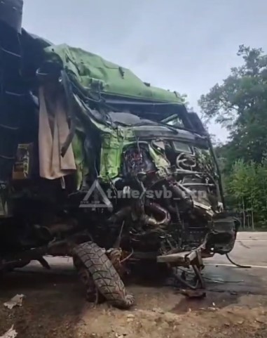 Масштабное ДТП на амурской трассе: самосвал на большой скорости влетел в фуру