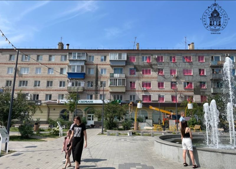 Мрачную многоэтажку в центре Благовещенска наконец-то приведут в порядок