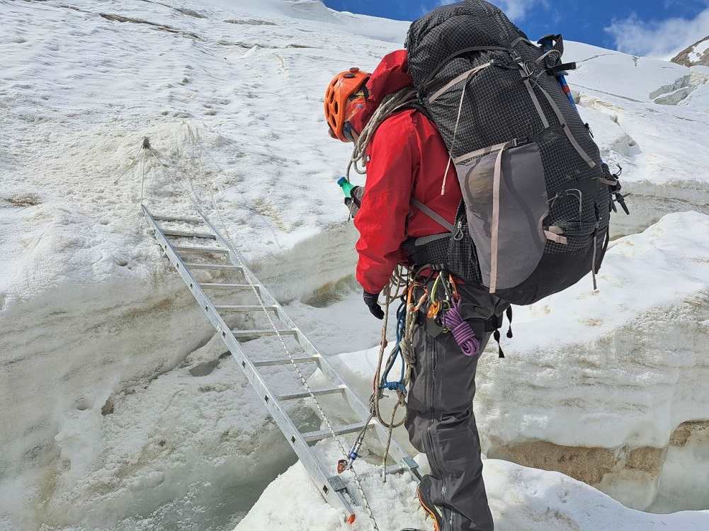 Пик Ленина, спасатель Евгений Вакуленко