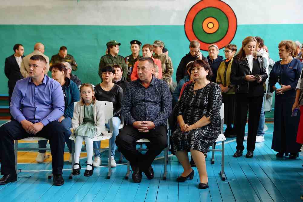 награждение, звезда героя России, Роман Зайцев, школа села Семеновка