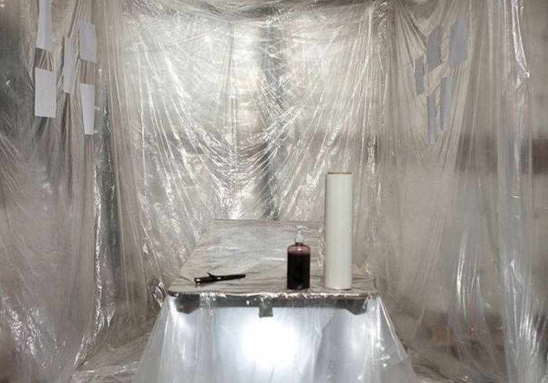 Житель Подмосковья устроил в квартире склеп после смерти матери