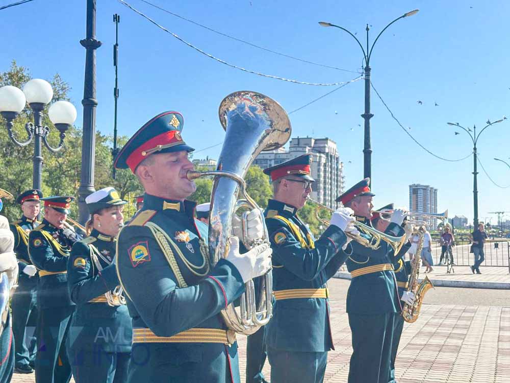 Церемония возложения цветов
