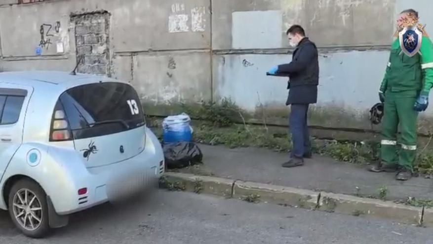 В Петербурге мужчина убил свою девушку и растворил останки в бочке с кислотой