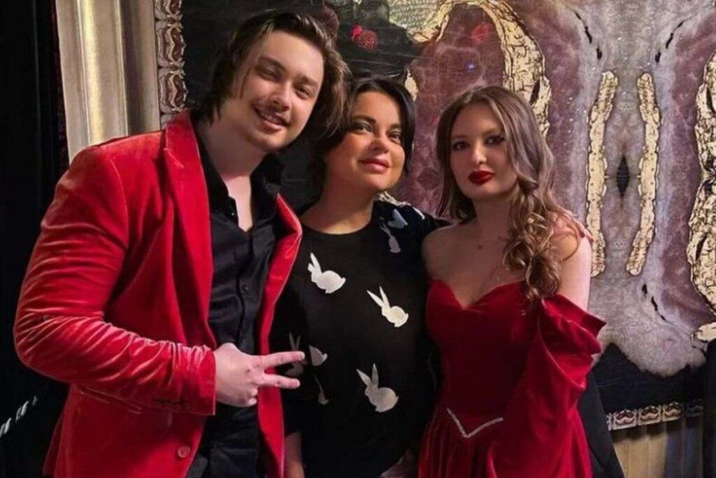 Наташа Королёва с сыном и невесткой