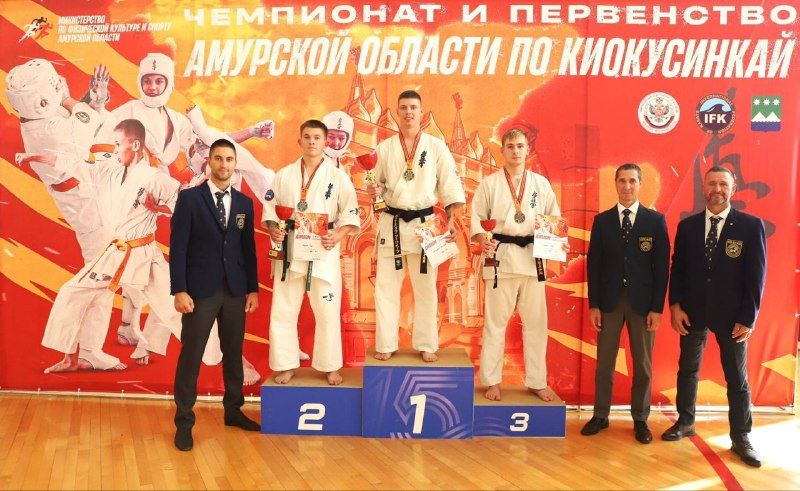 Амурские каратисты выяснили, кто из них поедет Москву и Новосибирск