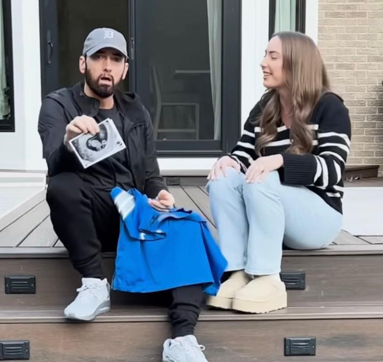 Дочь Эминема сообщила рэперу, что он станет дедушкой