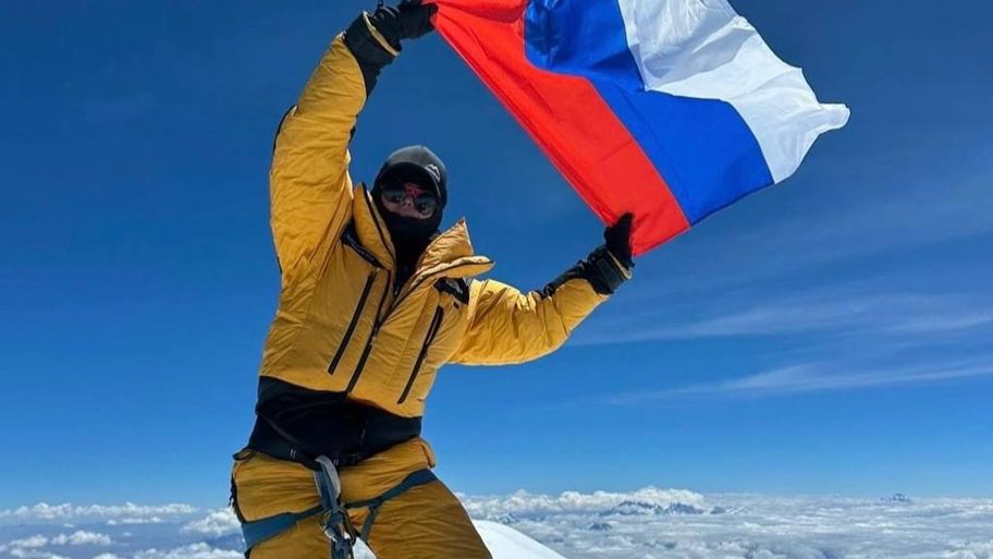 Альпинистка Алина Пекова стала первой россиянкой, покорившей 14 высочайших вершин мира
