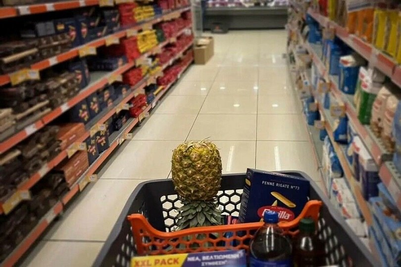 В Москве набирают популярность знакомства в магазинах с помощью ананасов