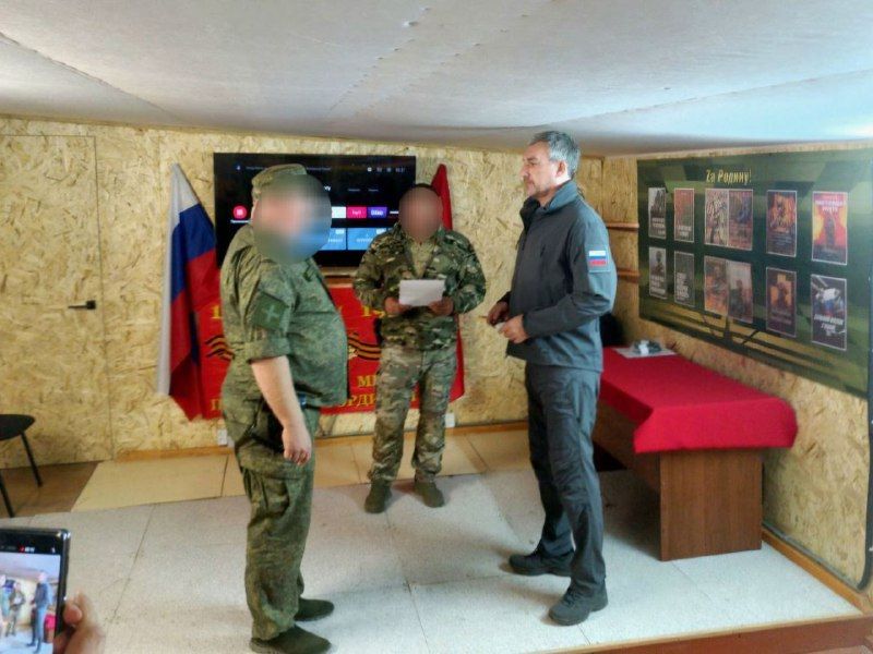 Амурским бойцам СВО передали технику и поздравления