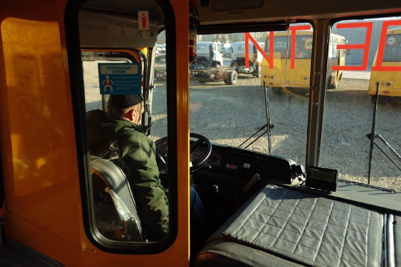 Дополнительные печки и тройное остекление: амурские школы получили новый транспорт