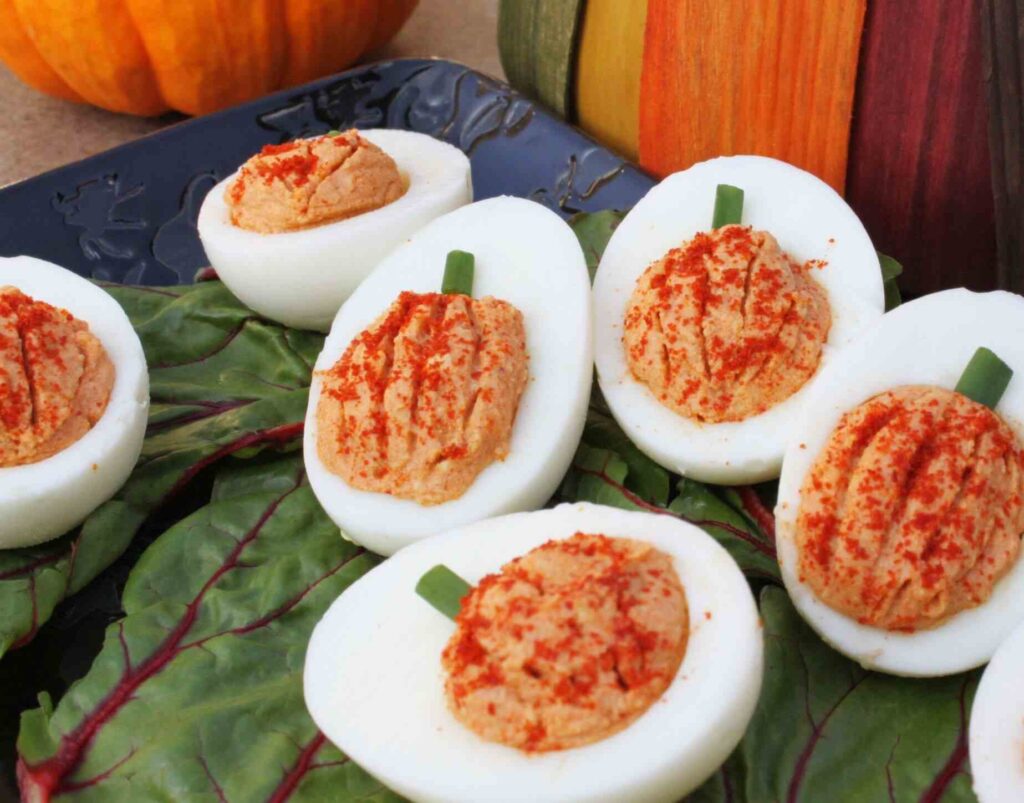 рецепты на Хэллоуин, блюда на Хэллоуин, что приготовить на Хэллоуин, фаршированные яйца на Хэллоуин, закуски на Хэллоуин, рецепт пиццы, пицца на Хэллоуин