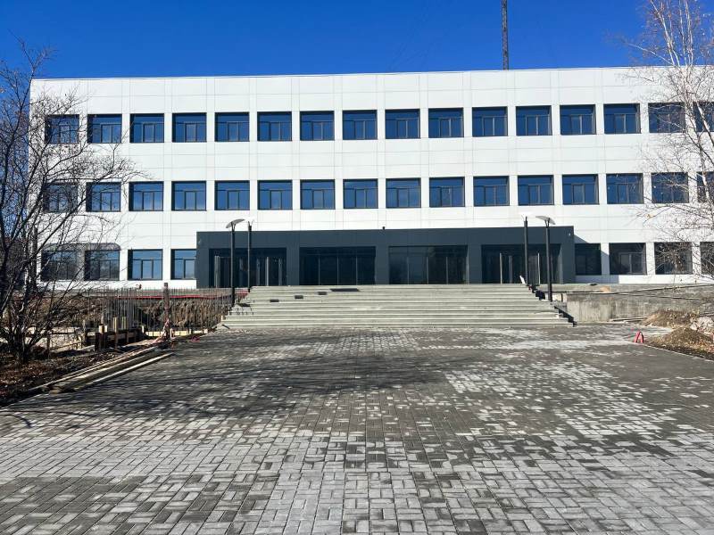 Капремонт социального МФЦ в Благовещенске подходит к концу