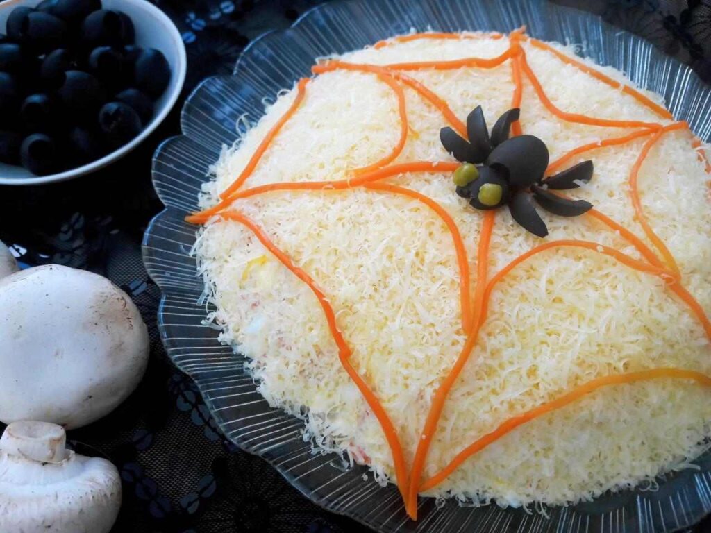 рецепты на Хэллоуин, блюда на Хэллоуин, что приготовить на Хэллоуин, фаршированные яйца на Хэллоуин, закуски на Хэллоуин, рецепт пиццы, пицца на Хэллоуин