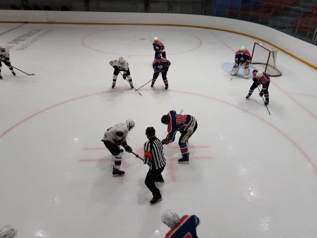 Амурские хоккеисты ночами борются за путевки в Сочи