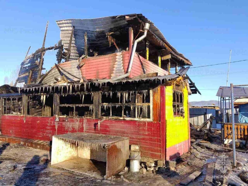 Сгоревший дом