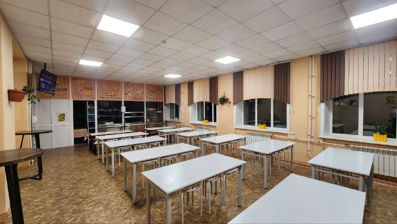 Мэр Благовещенска похвастался обновленной столовой в одной из городских школ