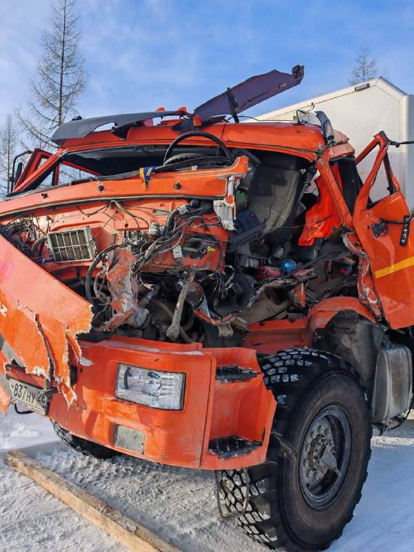 В Тындинском округе столкнулись два большегруза