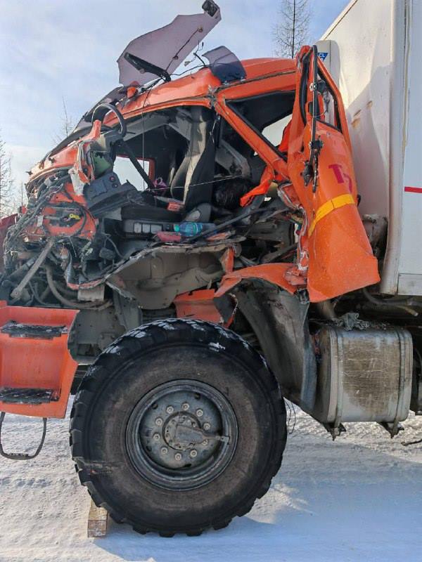 В Тындинском округе столкнулись два большегруза