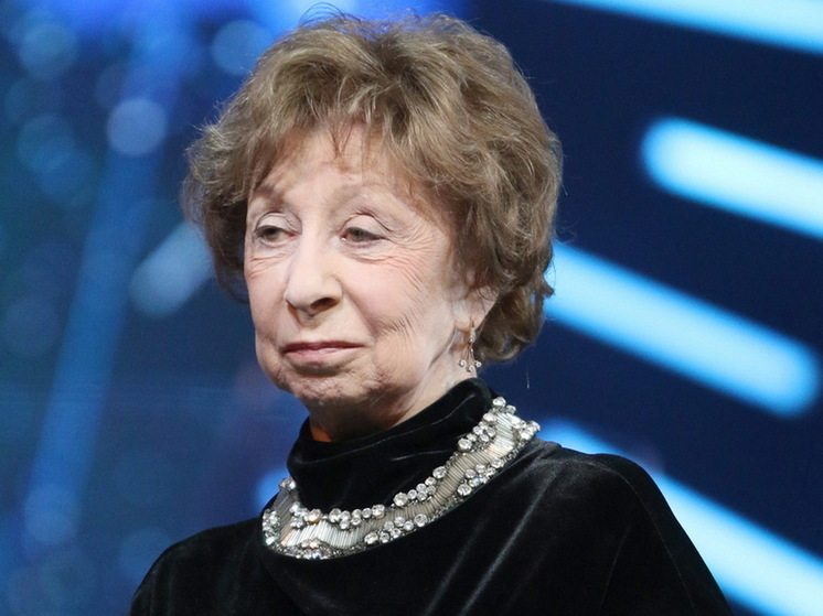 Лия Ахеджакова