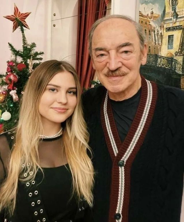 Михаил Боярский назвал главный недостаток 26-летней внучки