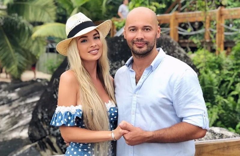 Андрей Черкасов признался, что расставался с женой после рождения сына