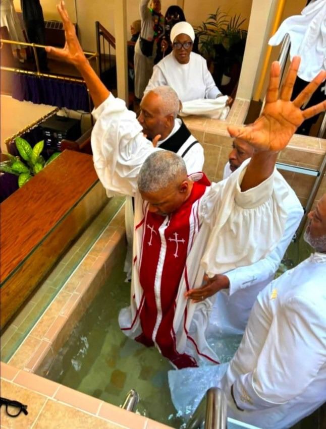 Американский актёр Дензел Вашингтон стал священником