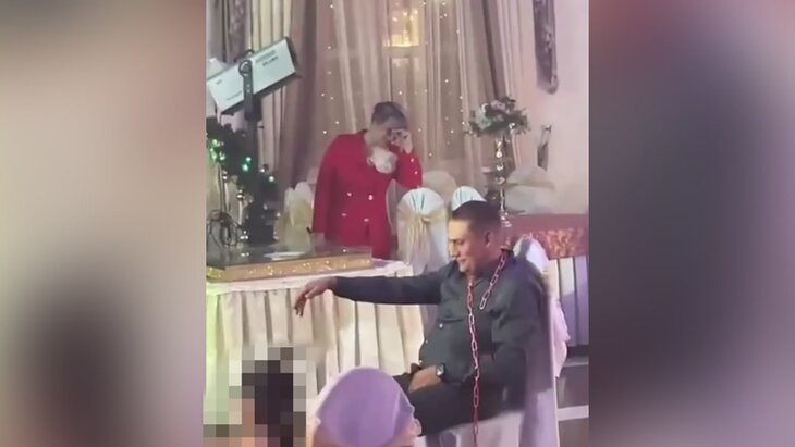 Начальника электросетей в Минводах уволили после корпоратива со стриптизёршами