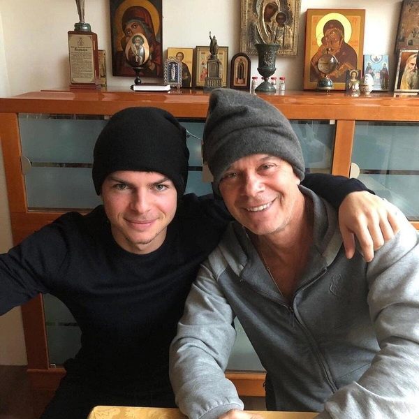 Олег Газманов объяснил, почему приёмный сын отказался от его фамилии