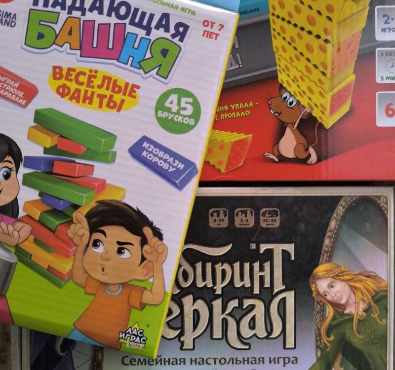 Бюджетные подарки на Новый год: что можно найти за 300, 500 и 1000 рублей