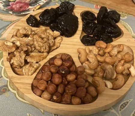 Бюджетные подарки на Новый год: что можно найти за 300, 500 и 1000 рублей