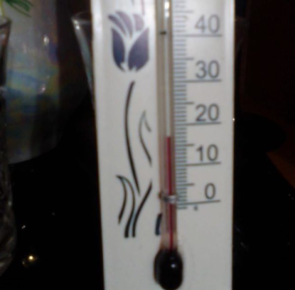 Снегопад оставил жителей амурского поселка с холодными батареями и без детского сада