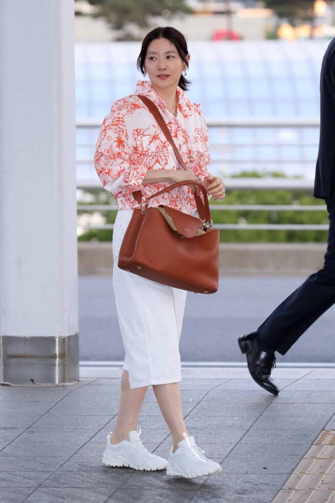 как сохранить молодость, как продлить молодость, молодость кожи, здоровый образ жизни, стильная одежда, одежда которая молодит, правильное питание