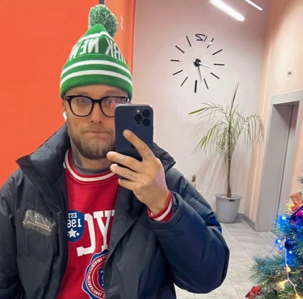 Участник «Дома-2» Егор Холявин показал, как выглядит после 31 пластической операции