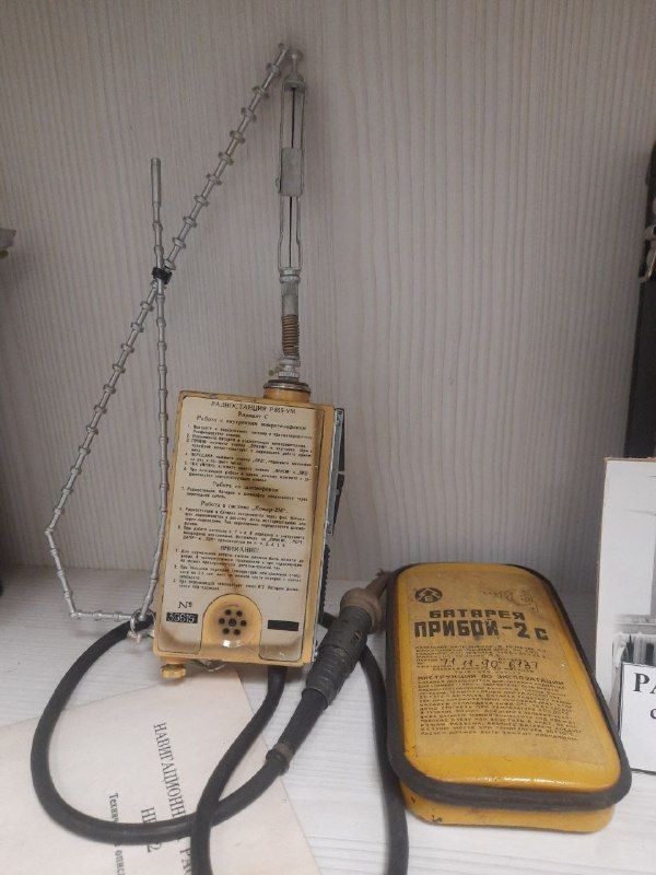 Радиостанция Гагарина и латунный огнетушитель: музей Амурской авиабазы похвастался экспонатами