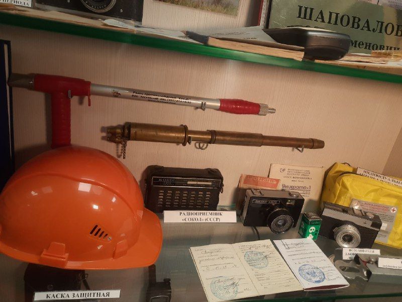 Радиостанция Гагарина и латунный огнетушитель: музей Амурской авиабазы похвастался экспонатами